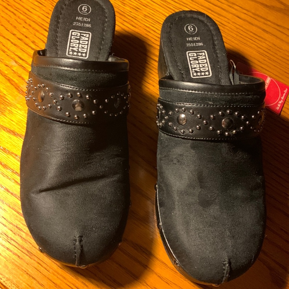 Black suede look Faded Glory Clogs